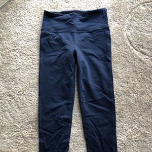 Cropped navy leggings